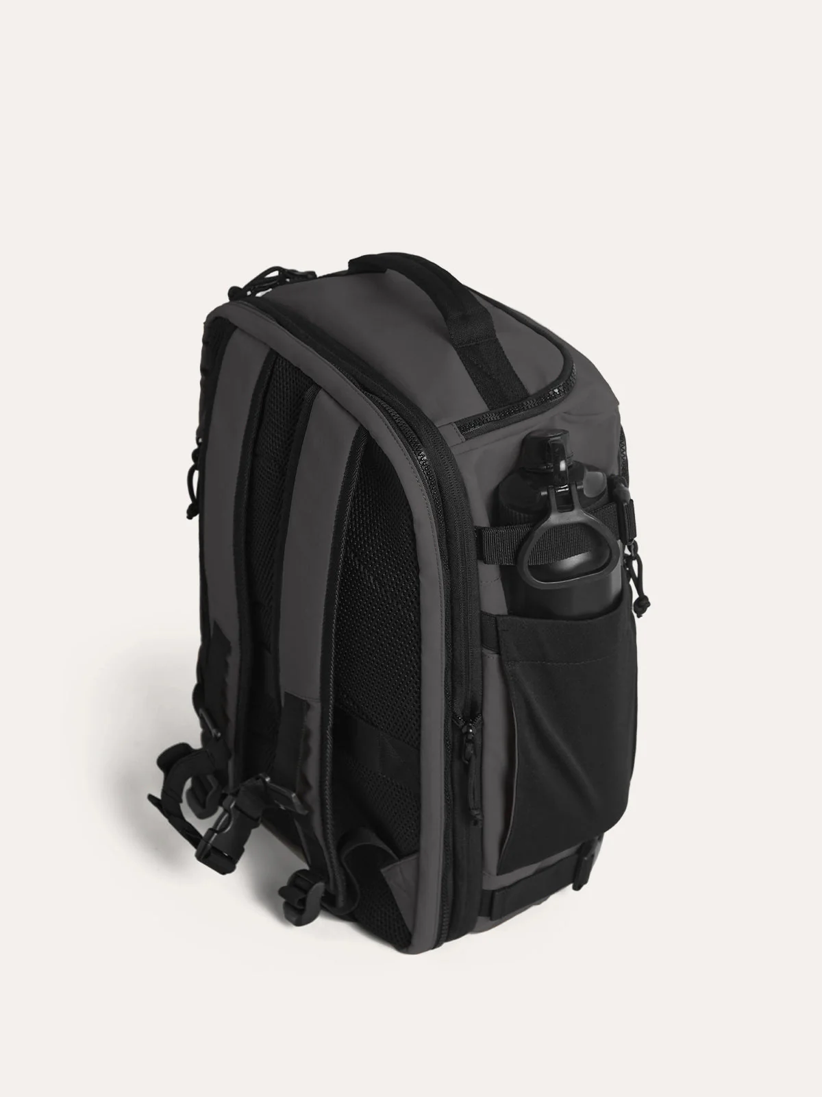 Blast 38L Mesh Travel Backpack - Image 15