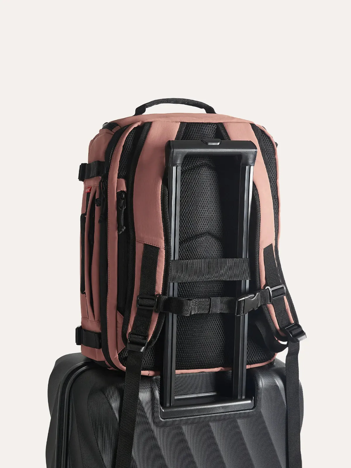 Blast 38L Mesh Travel Backpack - Image 45